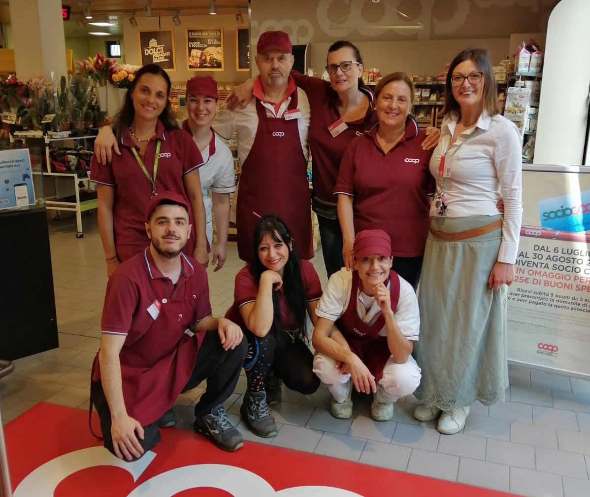 Il supermercato e lo staff di Città di Castello "Le Fonti"