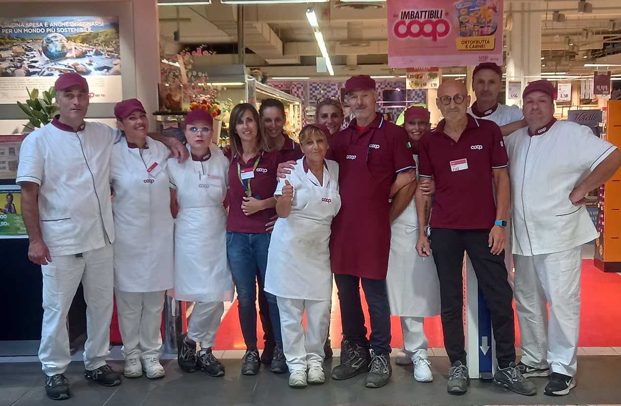 Il supermercato e lo staff di Gubbio "Le Mura"